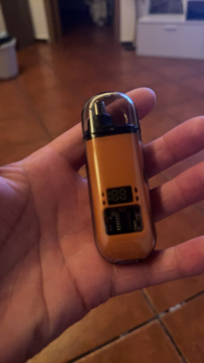 Огляд тримера для носа з Temu: розміром із запальничку, з USB-зарядкою та індикатором заряду — фото покупця