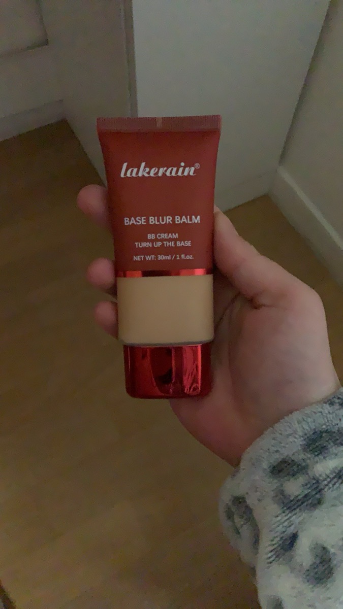 LAKEKRAIN Matte Finish Liquid Foundation - Soft Focus Effect, Lightweight Texture, Long-Lasting Wear, Smooths Skin & Enhances Natural Contours, Multi-Color Shades for All Skin Tones photo review