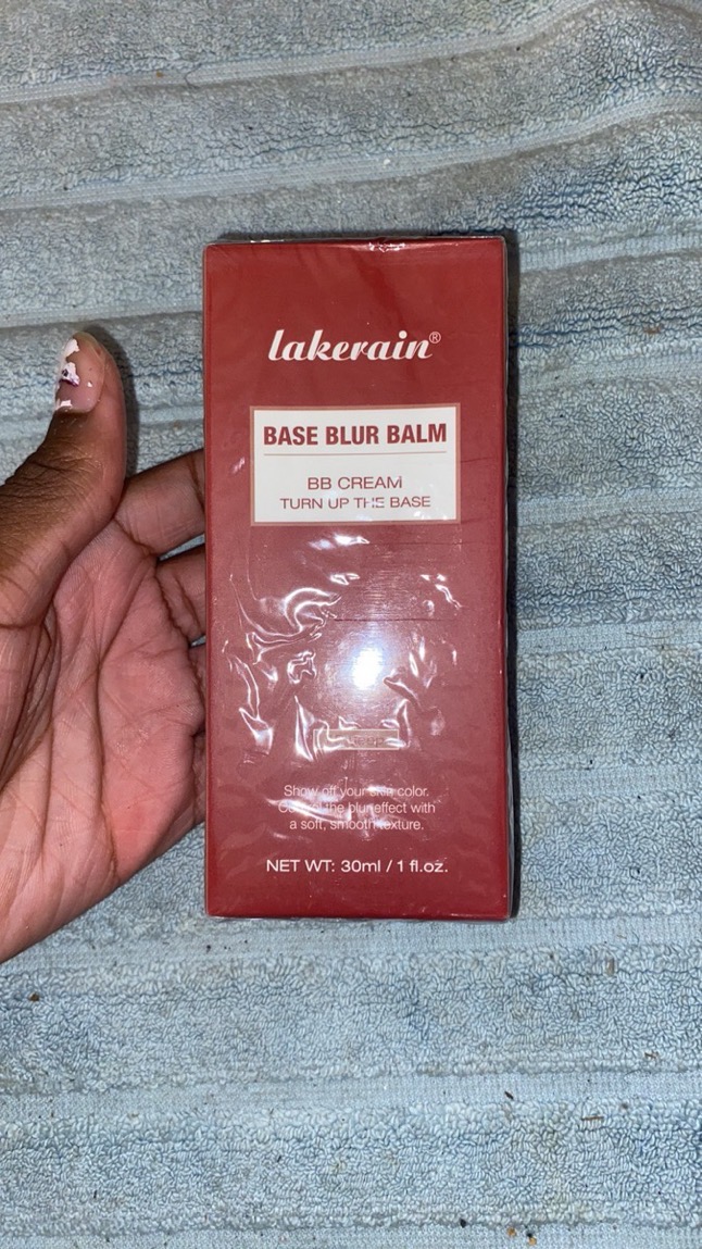 LAKEKRAIN Matte Finish Liquid Foundation - Soft Focus Effect, Lightweight Texture, Long-Lasting Wear, Smooths Skin & Enhances Natural Contours, Multi-Color Shades for All Skin Tones photo review