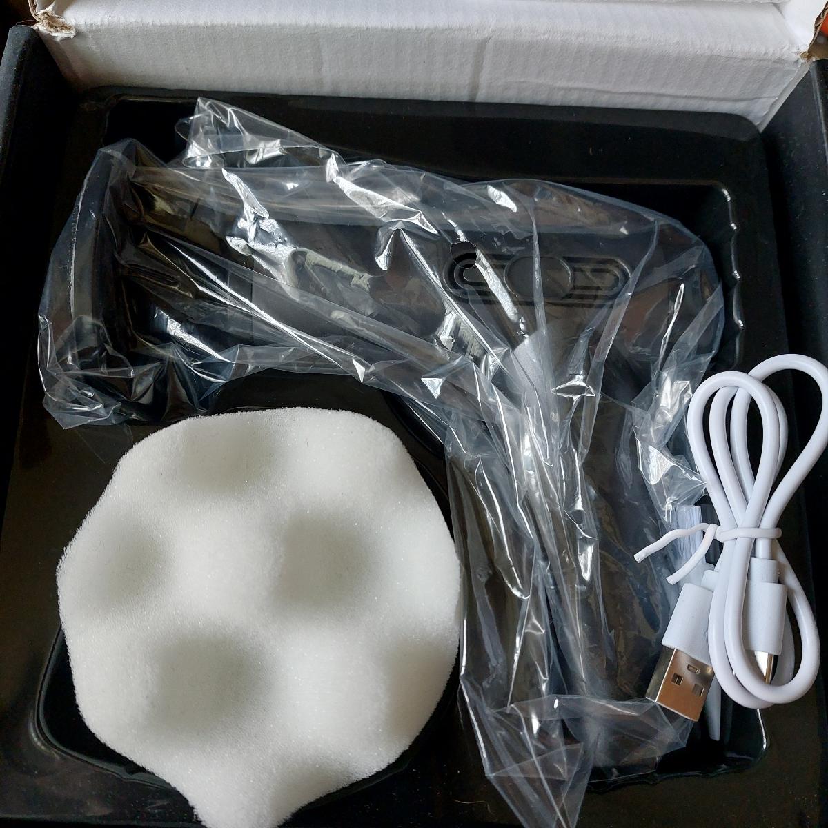 Polisseuse automatique pour voiture, avec 3 vitesses, lumière LED, haute vitesse, batterie longue durée, cirage et polissage faciles, réparation des rayures, disque interchangeable, faible bruit, compatible avec plusieurs tampons de cire, pour voiture/revêtement intérieur/sol/mobilier photo review