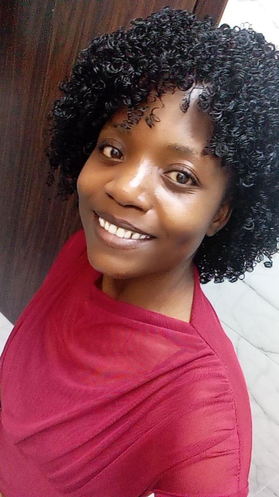 Short Afro Curly Wigs for Women Wavy Curly Wig Synthetic Heat Resistant Curly Afro Wig with Bangs Big Stretch Fluffy Curly Afro Wig 30.48 cm High-Density Soccer Fan Wig, Elastic Cap for Easter Rave Anime Music Festival Cosplay photo review