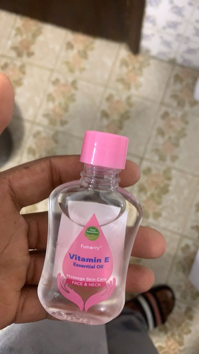 Huile de VITAMINE E pour Visage, Corps, Cou - Pure et Hydratante pour la Peau, Extrait Végétal, Multi-Usage pour Massage, Soins de la Peau et Beauté, Raffermissante et Lissante, Soin du Visage et du Cou photo review