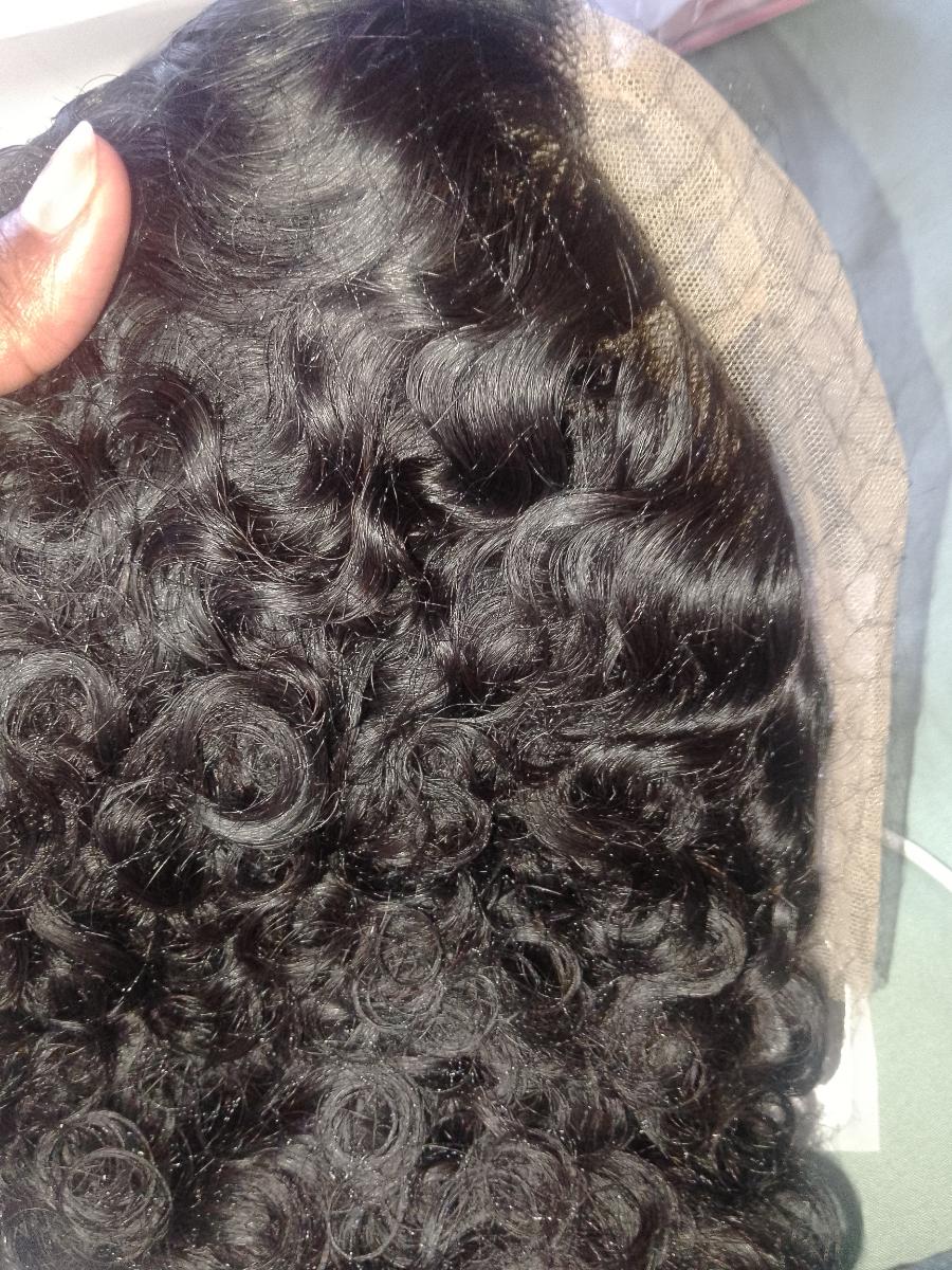 Women'S Natural Look Lace Front Wig - 13X1 Lace Front, Voluminous Curly Pixie Bob, High Density 150%, Everyday And Special Occasion Hairstyle - Brazilian Human Hair Wigs, Elegant Hair Solution, Protective Style, Professional Styling photo review