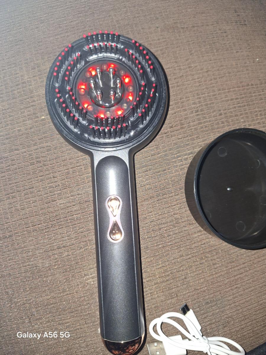 1 applicateur d'huile capillaire trois-en-un amélioré, masseur de cuir chevelu électrique portable, convient aux adultes, avec une batterie rechargeable de 1500 mAh, convient aux soins capillaires pour adultes, utilisation à la maison et en voyage photo review