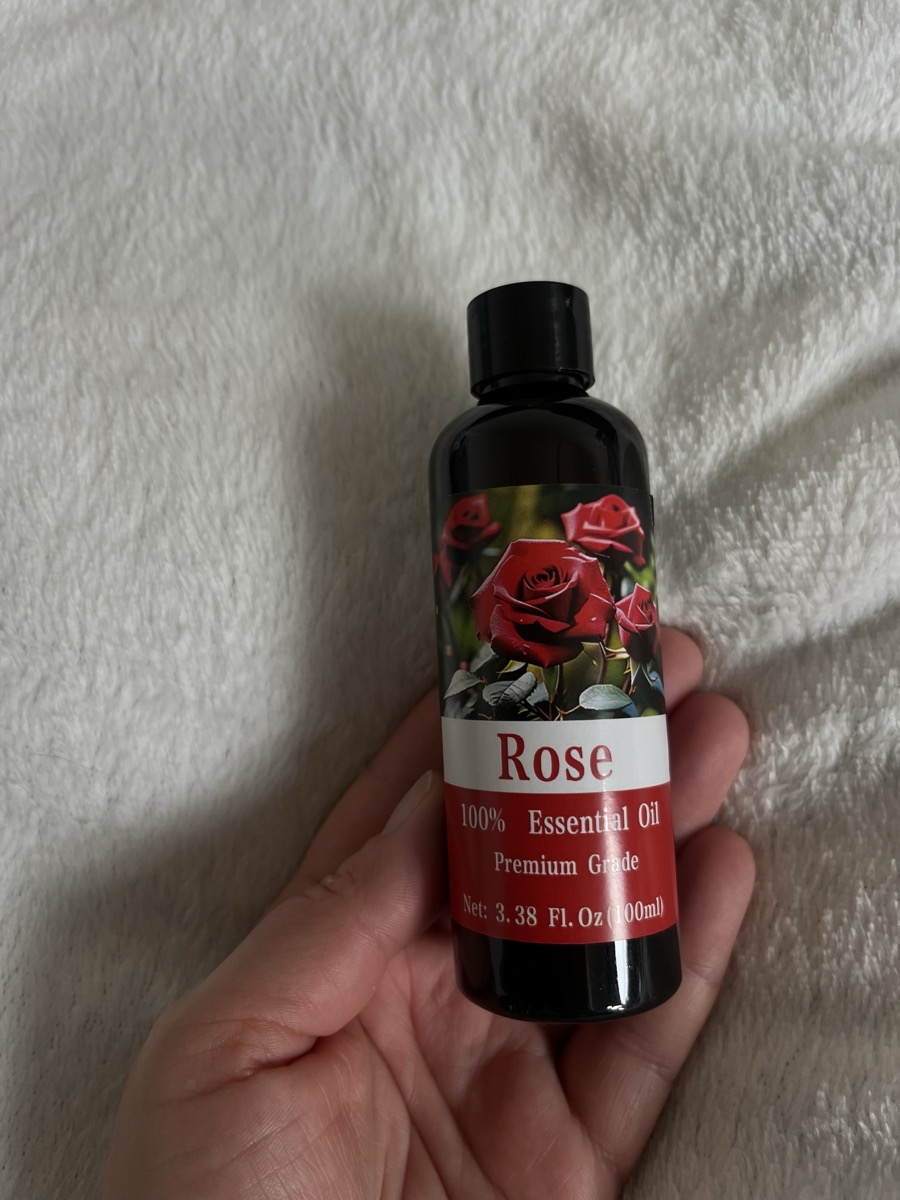 100Ml/3.38 Fl.Oz Rose Essential Oil | 100% Pure & Natural, Moisturizing, Hypoallergenic, Suitable for Skin, Hair, for Nail Care, Bathing, Indoor Deodorization, Massage, Meditation Relaxation photo review