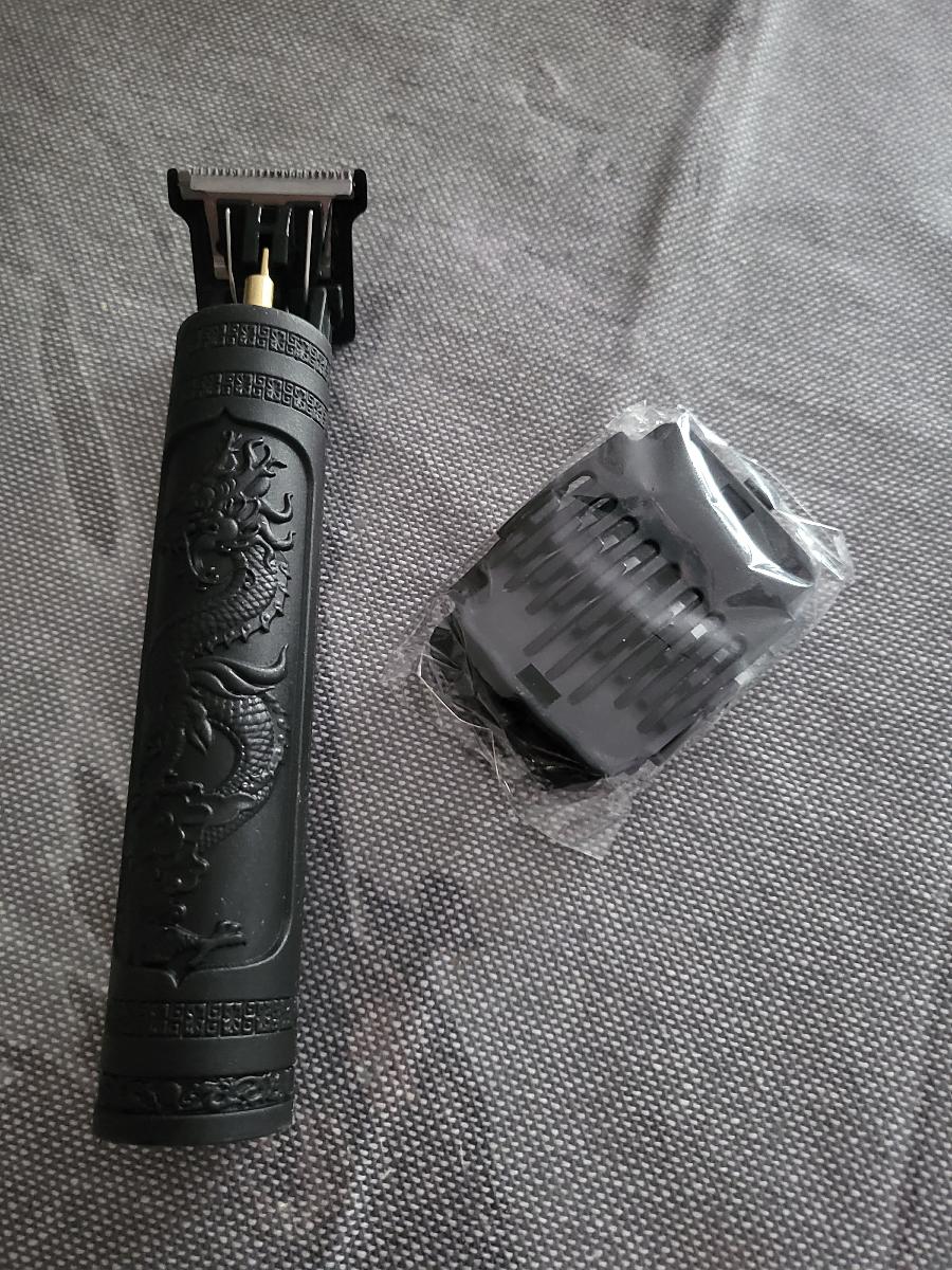 Tondeuse professionnelle pour barbe et cheveux pour hommes - Batterie lithium rechargeable USB - 4 accessoires - Design ergonomique avec peigne réglable - Idéal pour toilettage et coiffure - Tondeuse pour hommes photo review