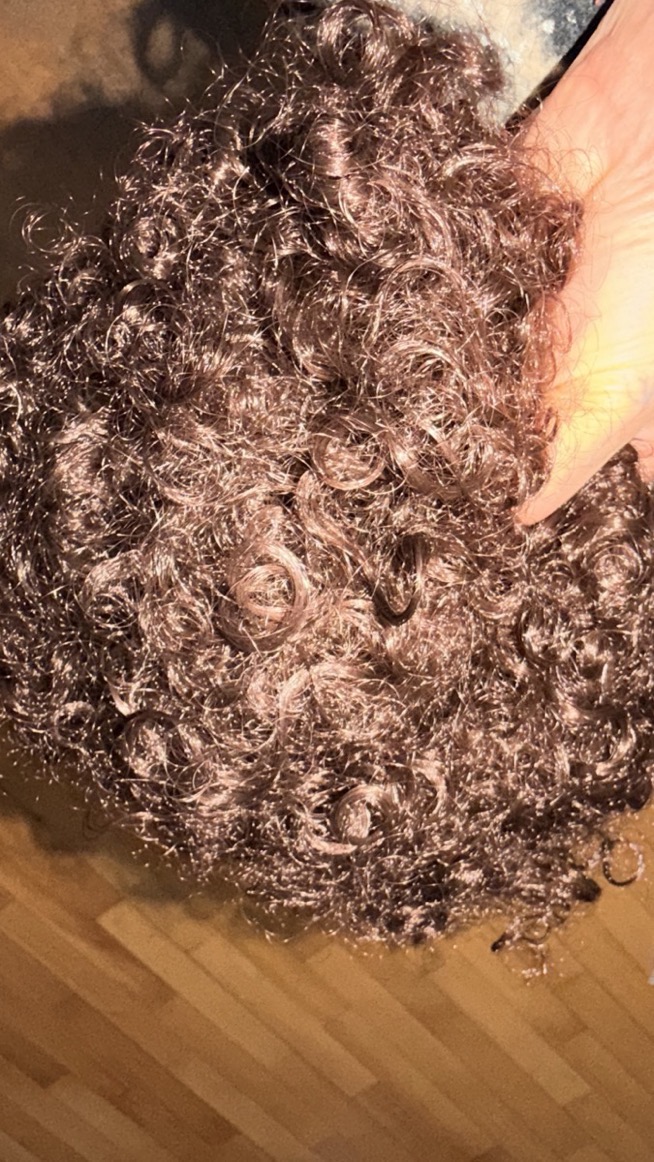 Extensions de Queue de Cheval Bouclée Afro Ananas avec Cordon et Frange - Coiffure Enroulée à Clips pour Cheveux Courts, Noir Gris, Style Polyvalent pour Tous les Jours & Occasions Spéciales, Accessoire Chic pour Chignon | Attache Sécurisé par Clip, Pièce de Cheveux Afro photo review