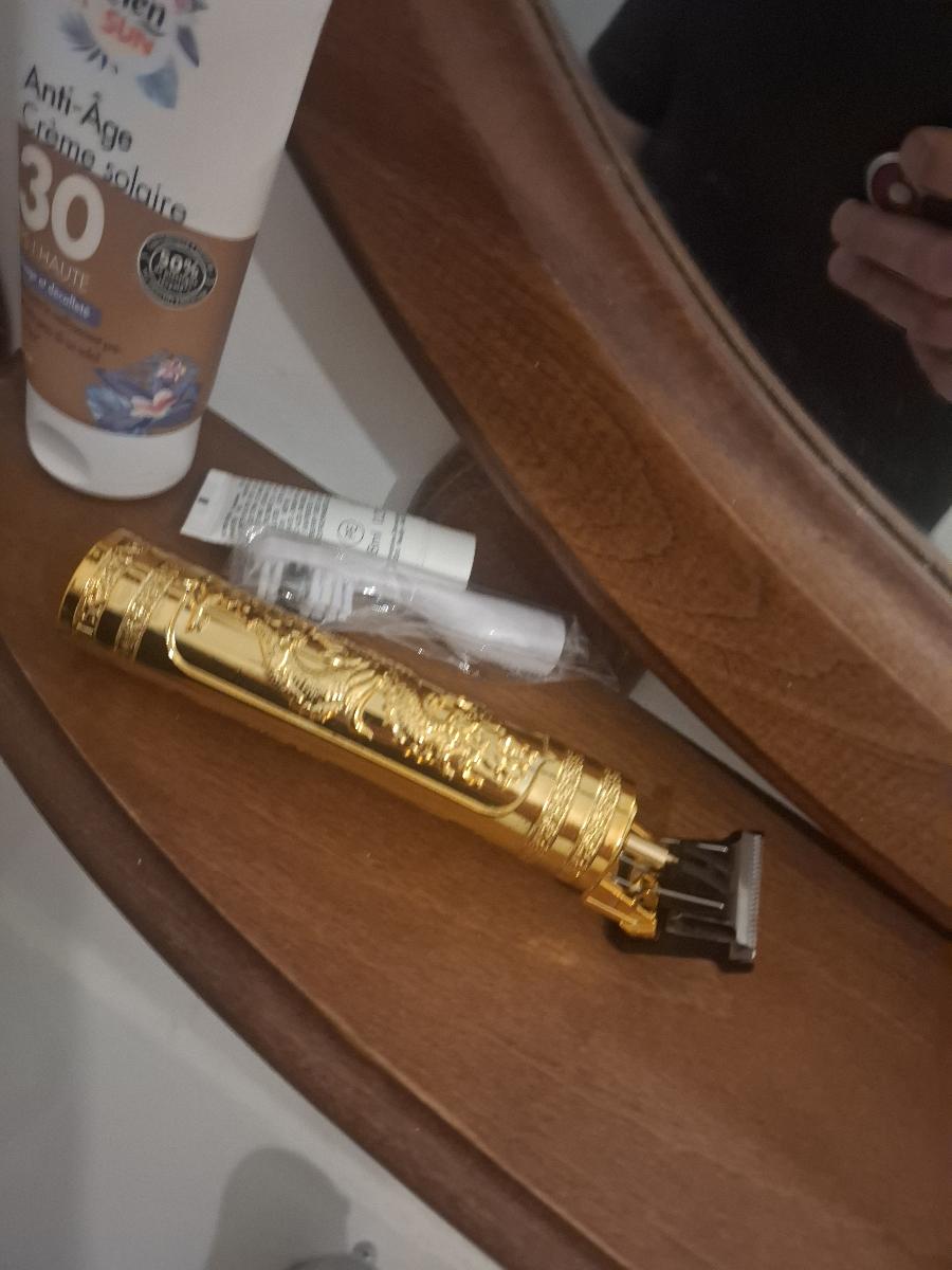 Tondeuse professionnelle pour barbe et cheveux pour hommes - Batterie lithium rechargeable USB - 4 accessoires - Design ergonomique avec peigne réglable - Idéal pour toilettage et coiffure - Tondeuse pour hommes photo review