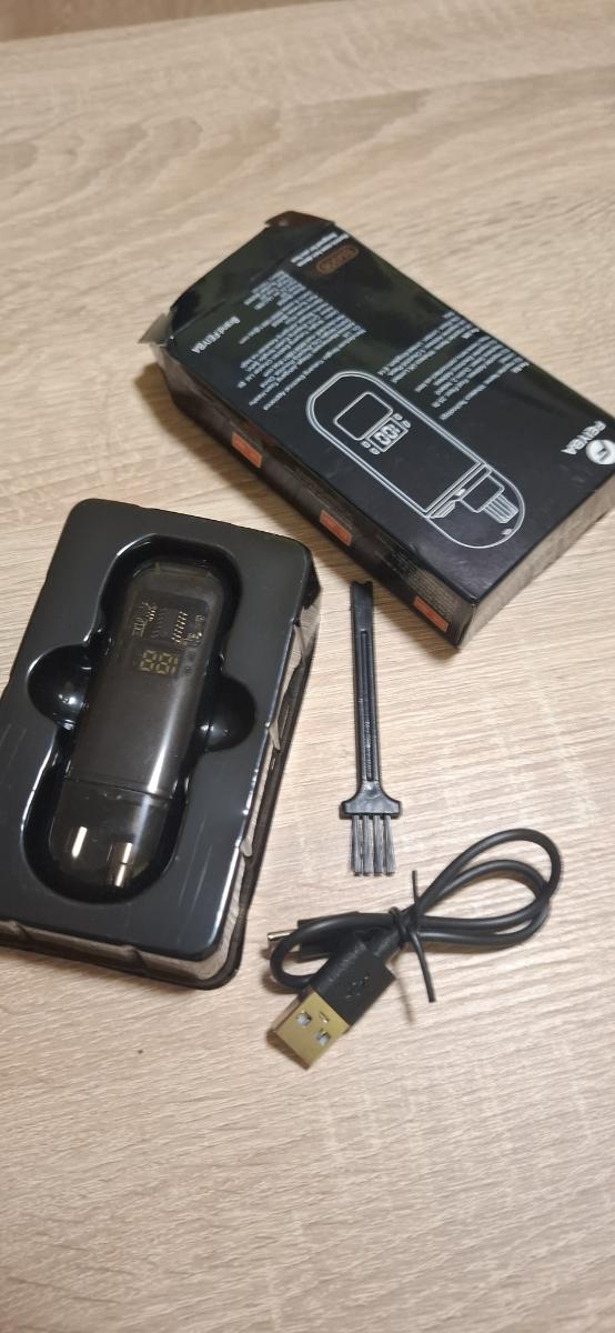Огляд тримера для носа з Temu: розміром із запальничку, з USB-зарядкою та індикатором заряду — фото покупця