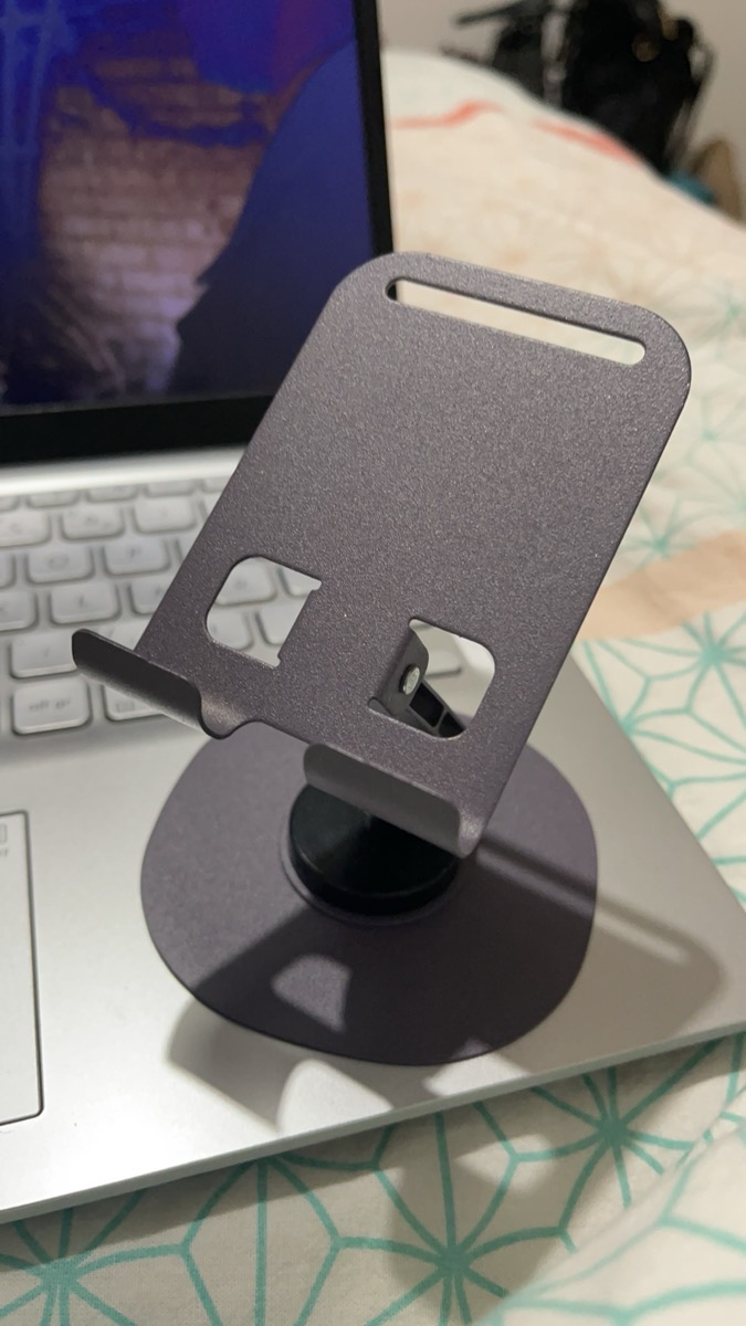 Support Téléphone Portable, Support de Bureau Rotatif à 360°, avec Hauteur Réglable en Deux Niveaux et un Design Pliable, Adapté à une Utilisation au Bureau et au Chevet, Très Compatible photo review