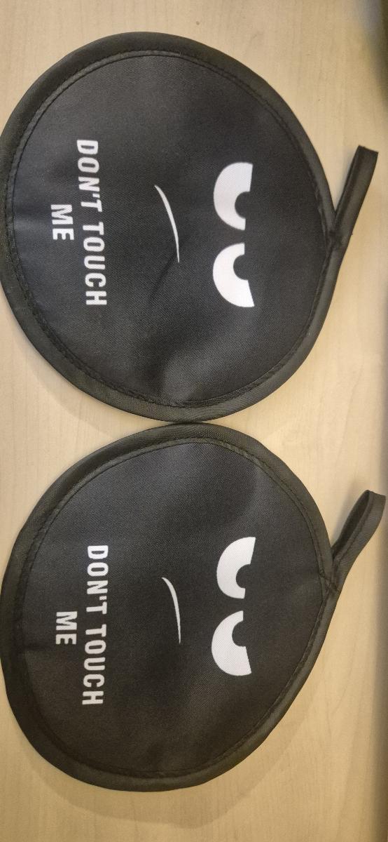 2pcs 20.32*20.32 cm Heat Resistant Potholders Black and White Funny Letters Cooking Accessories Household Microwave Insulation Pads Suitable for Pots/Bowls/Spoon/Cup and Baking Trays Kitchen Decoration FE photo review