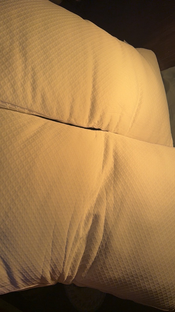 1/2pcs Breathable Neck Support Pillow with High Elasticity and NonCollapse, 3D Coolling Pillows for Sleeping, High Quality Pillow Core for Side, Back, and Stomach Sleepers, Home Bedding Pillow, 100% Polyester Cover & Fill, Machine Washable, Suitable for Living Room, Bedroom, Home Decor, Hotels, Holiday Gifts, 74x48x14cm photo review