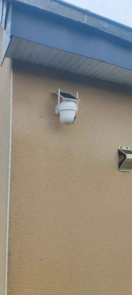 ANRAN Caméra Extérieure Sans Fil 3MP avec Panneau Solaire Intégré, Projecteur d'Éclairage pour Conditions Sombre, Mouvement Panoramique à 355° et Fonction d'Inclinaison à 90° pour Surveillance Ajustable, Détection PIR pour Détection d'Intrus, Connectivité Audio Bidirectionnelle pour Communication photo review