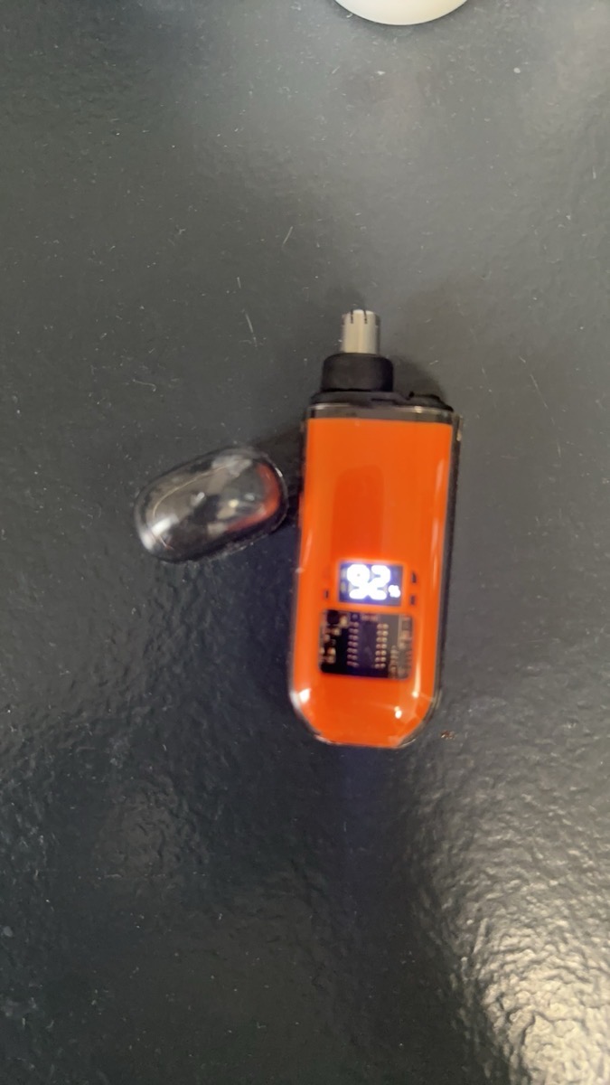 Огляд тримера для носа з Temu: розміром із запальничку, з USB-зарядкою та індикатором заряду — фото покупця